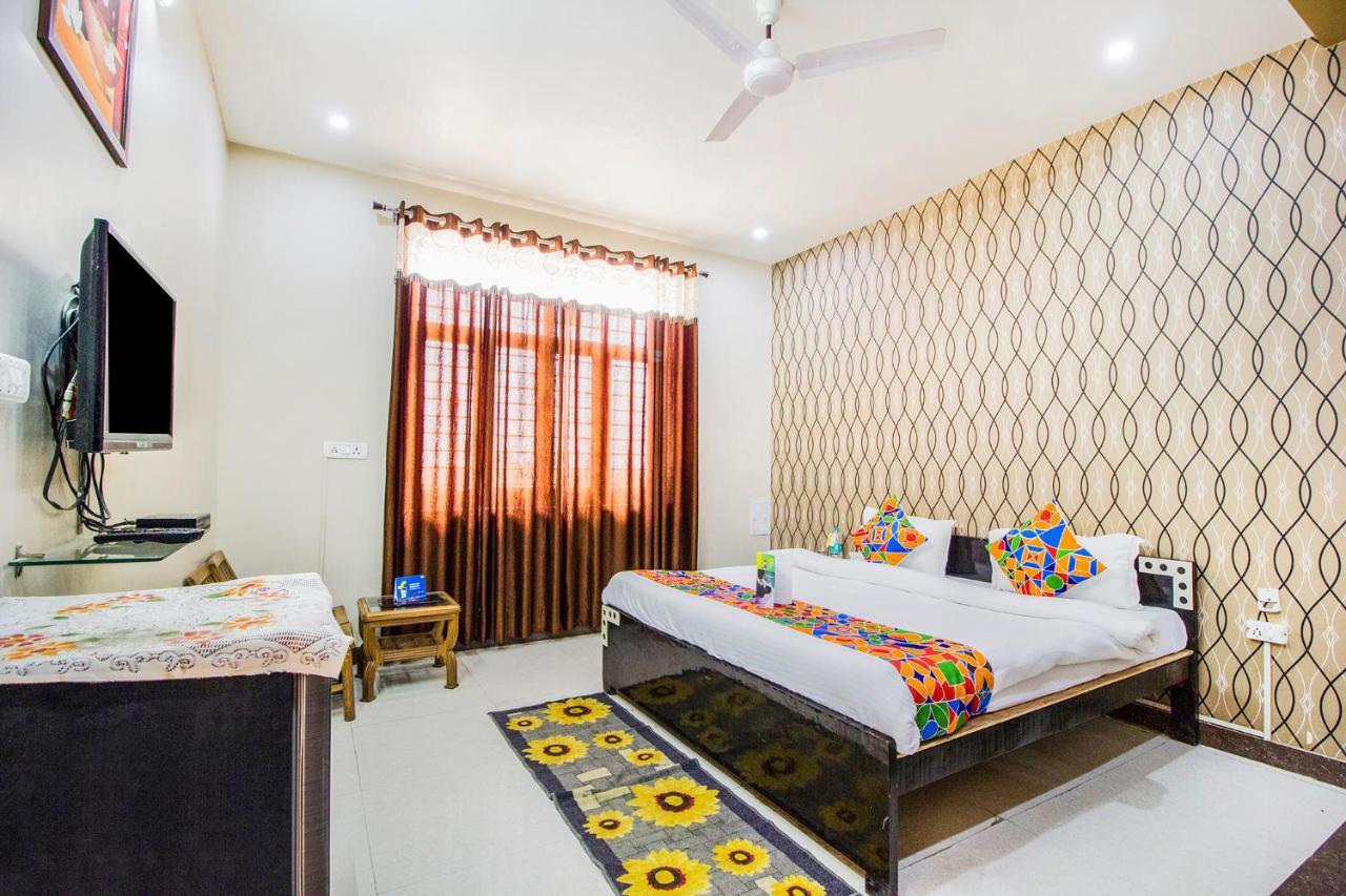 Fabhotel Plus Maniram Palace Agra  Exterior photo
